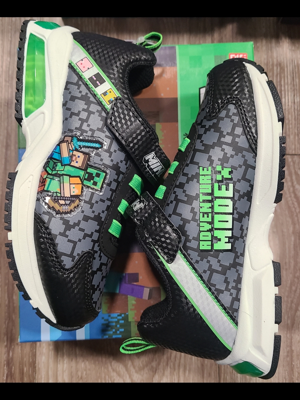 Minecraft Light Up Kids Sneakers 12C